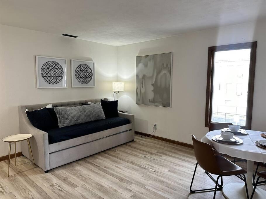 Capital Suite On 6Th Street - King Bed / Downtown! Springfield Exterior foto